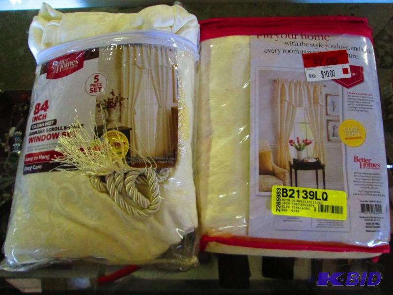 lot 163 image: Draperies...