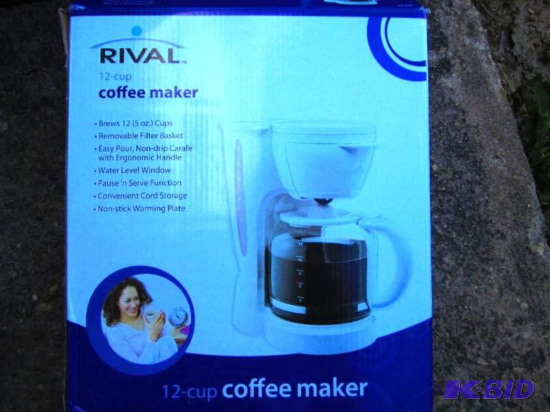 lot 20 image: Rival 12 cup coffee maker, white...