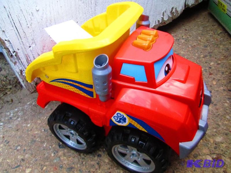 lot 29 image: Tonka toy dump truck...