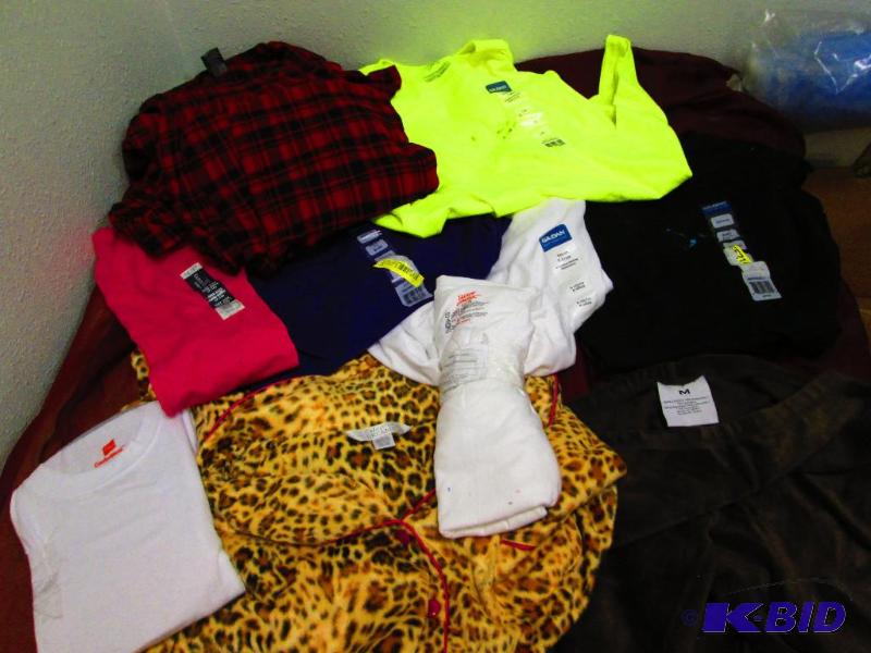 lot 64 image: Assorted ladies clothing all new, most with t...