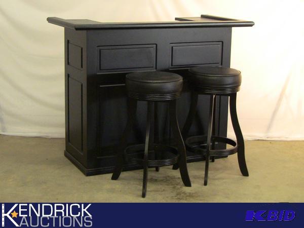 lot 14 image: New American Heritage Trenton Black Bar Set