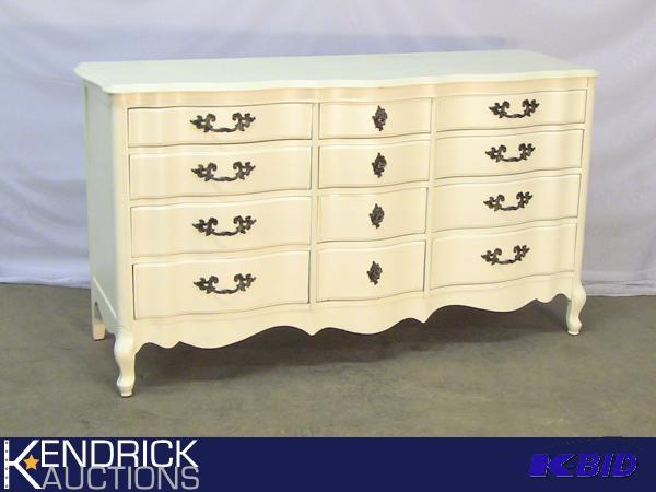 lot 16 image: High End The Papaya Tree Custom Built 12 Drawer Dresser