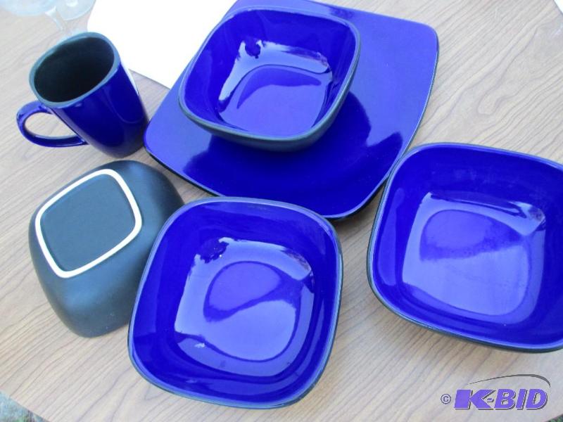 Plate, 4 bowls and a mug - Correle hearthston...