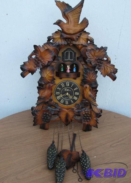 Very nice Cuckoo clock, carved wood, angel fi...