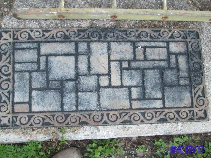 Outdoor entrance mat - measures approx 22 x 4...