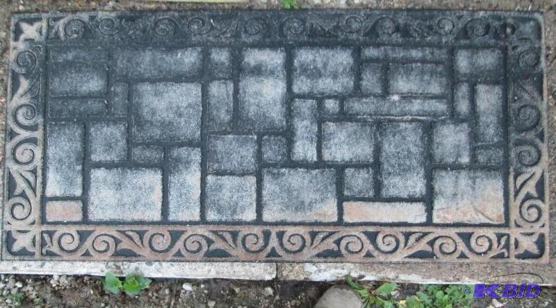 Outdoor entrance mat - measures approx 22 x 4...
