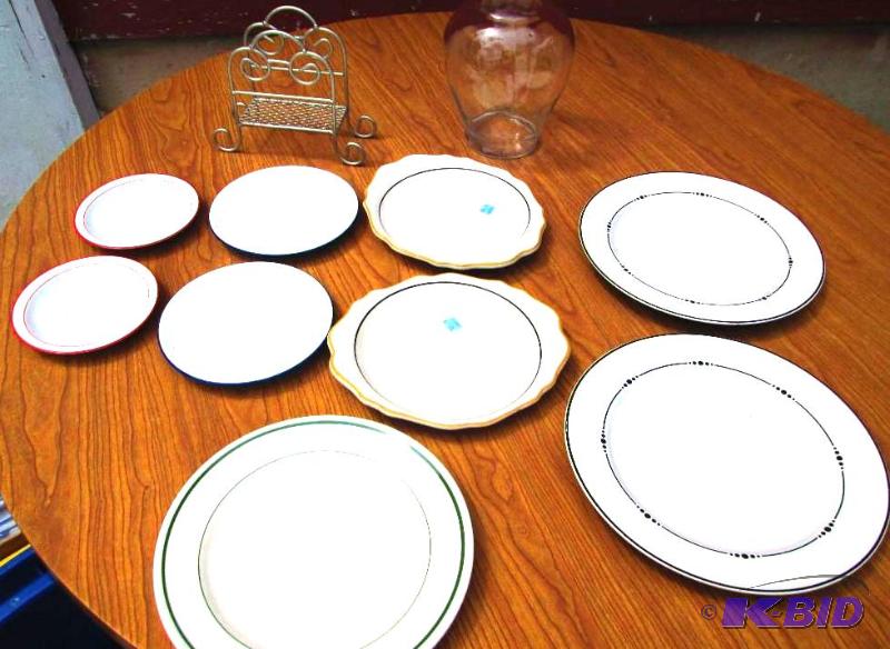 Lot of plates, napkin holder and vase...