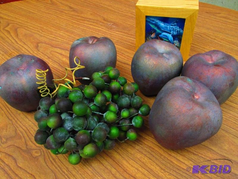 Fruit dcor and an ocean scene...