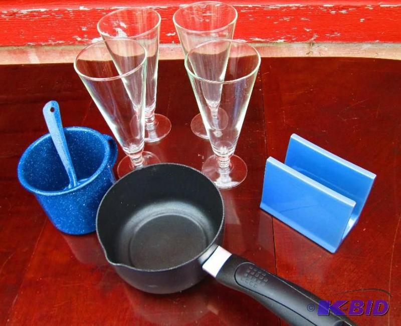 lot of beer glasses, napkin holder, no stick ...