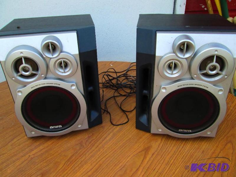 Nice pair of Aiwa speakers...