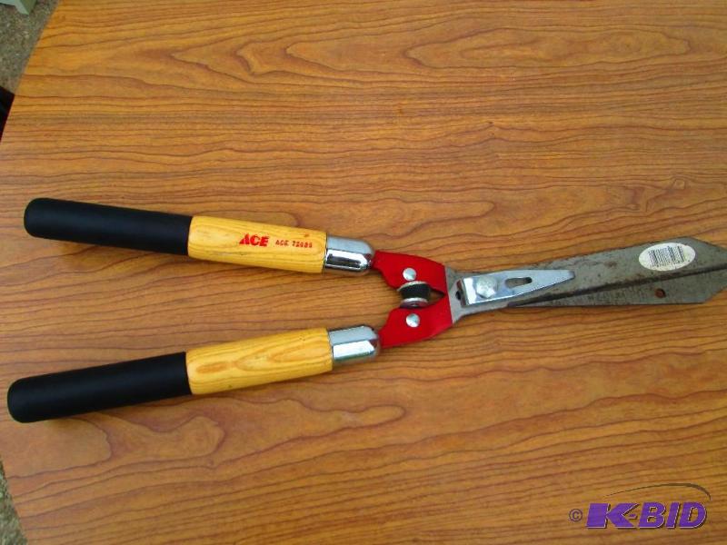 Ace hedge trimmer, great condition...
