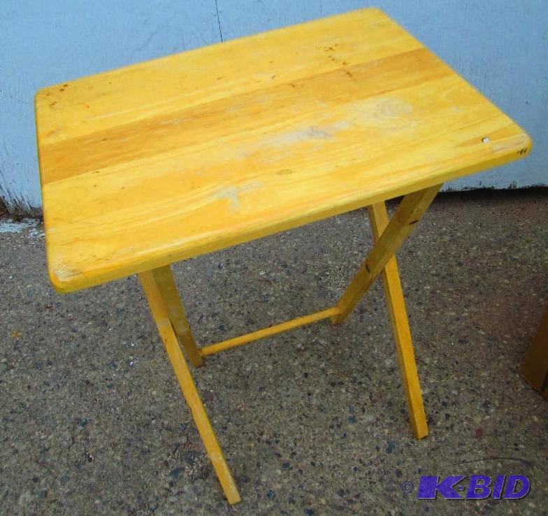 Folding table...