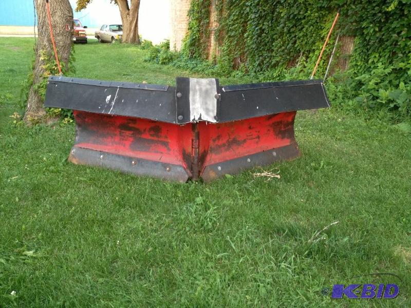 BOSS 8 Foot V Plow