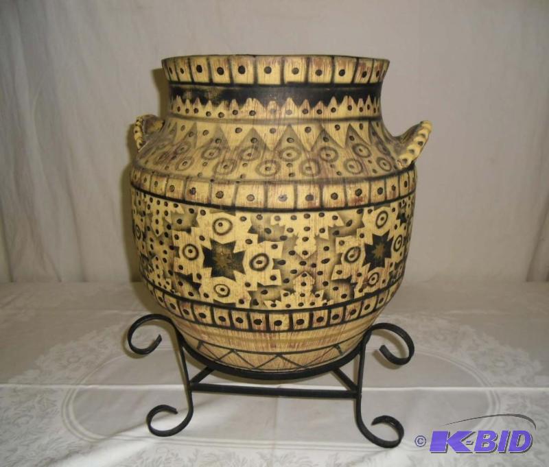 Large Decorative Pot  Urn  on Metal Stand
