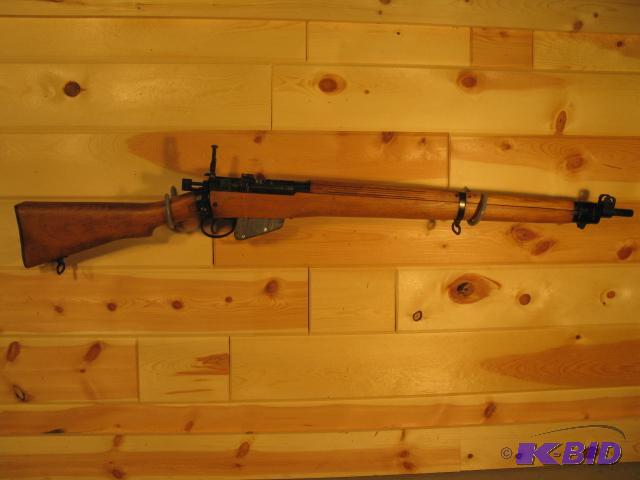 lot 19 image: Enfield .303 rifle, no SN, very nice military...