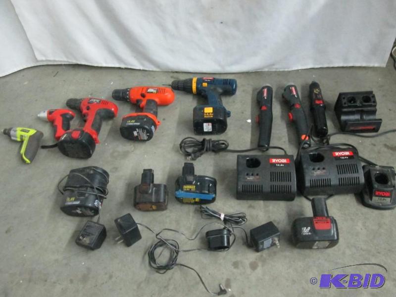lot 37 image: Multiple Used Drills and Chargers