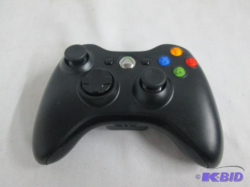 lot 41 image: X-Box 360 Controller