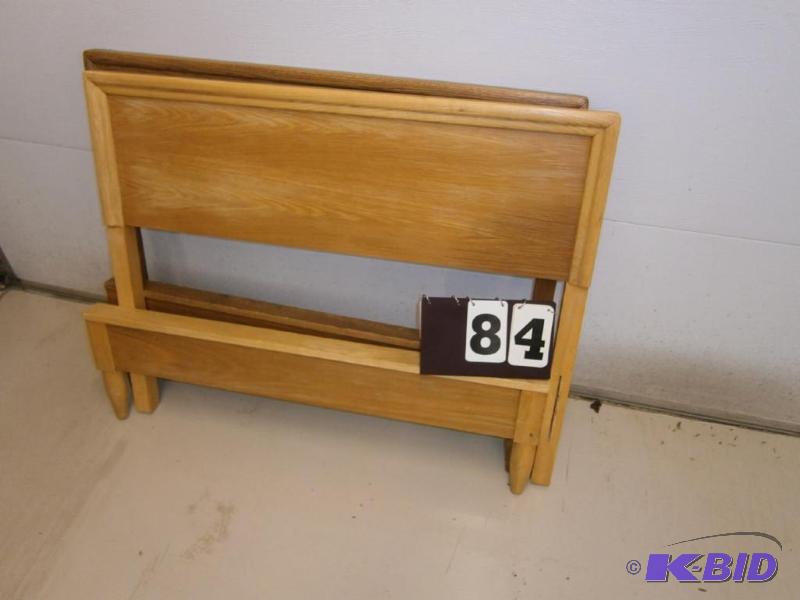 Twin bed set (light)....