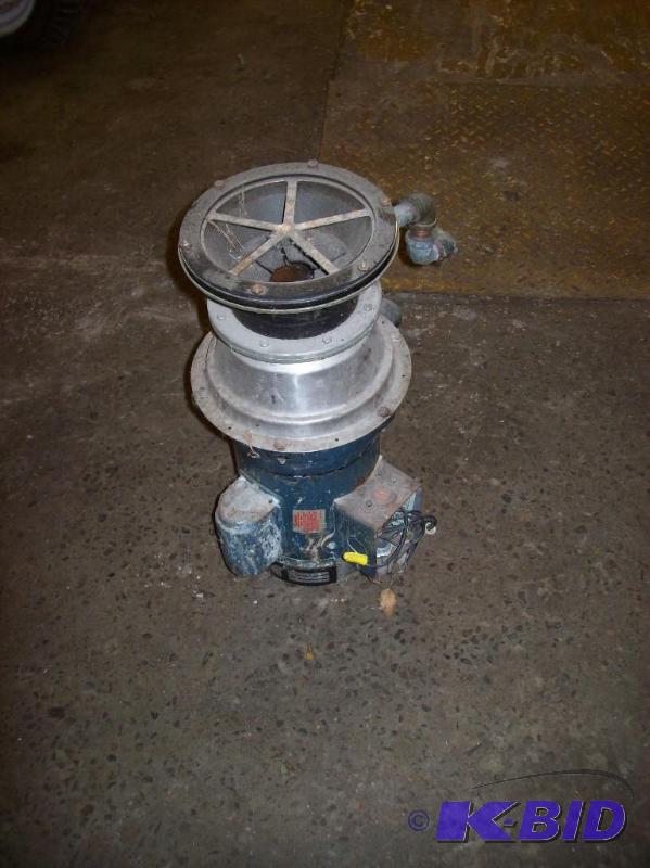 lot 17 image: Waste King 750-1 Garbage Disposal