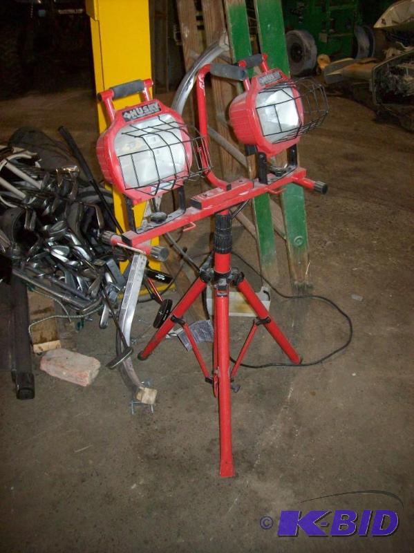 lot 19 image: Work Lights