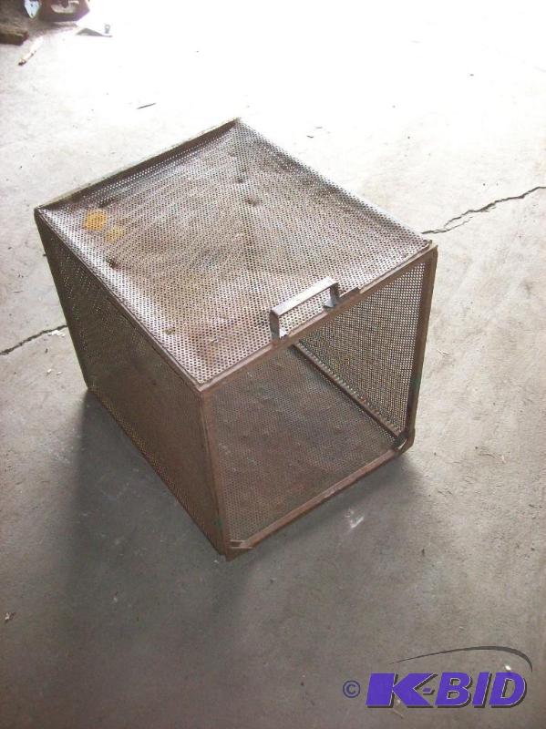 lot 24 image: Commercial Grass Catcher
