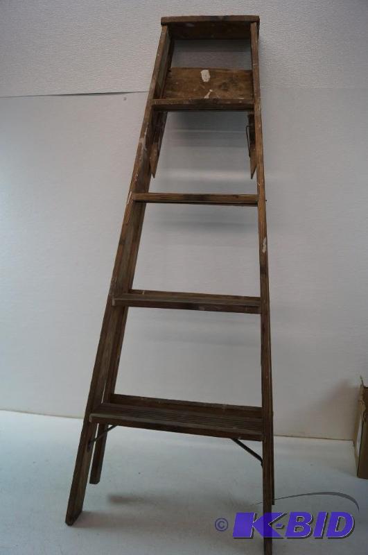4 foot wood step ladder