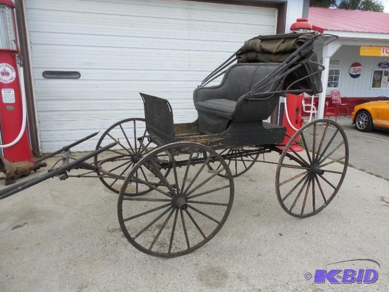 lot 1 image: Doctors buggy