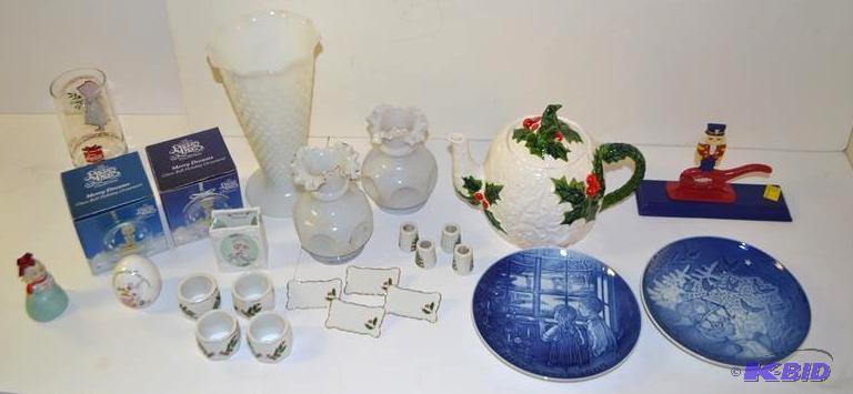 lot 105 image: PRECIOUS MOMENTS, COPENHAGEN  Christmas decor...