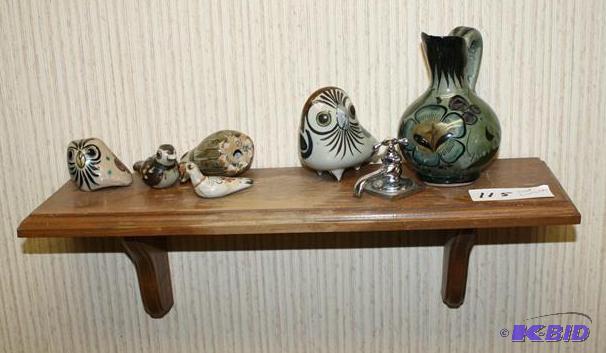 lot 115 image: Vintage FOLK ART Mexican pottery&nbspowl fi...