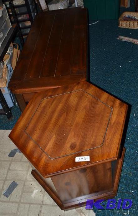 lot 123 image: Coffee table & end table with lots of sto...