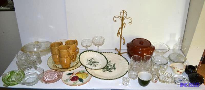 lot 135 image: Depression Glassware, Vintage Glassware