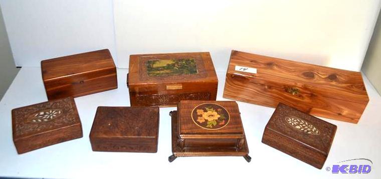 lot 14 image: Vintage Wooden Jewelry boxes - cedar box 17x5...