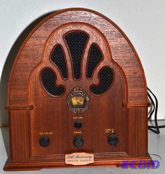 lot 149 image: Philco Radio Anniv Edition