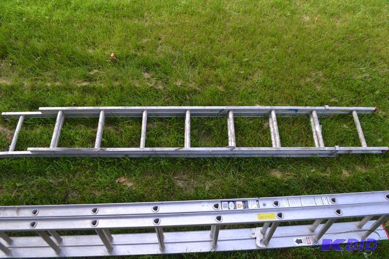 lot 214 image: Extension Ladders