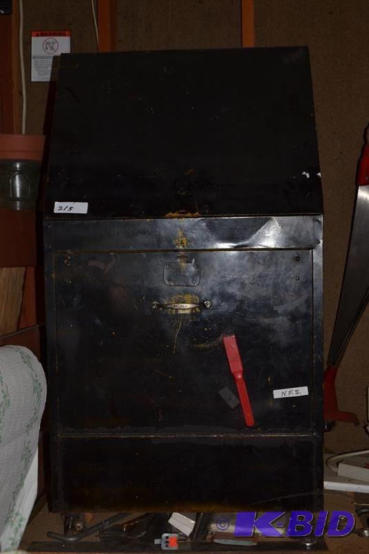 lot 215 image: Tool Cabinet and Contents