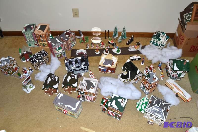 lot 221 image: Dept 56 Rare Mickeys Dining Car