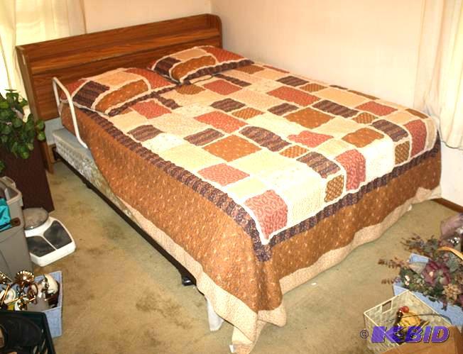 lot 239 image: Double Bed