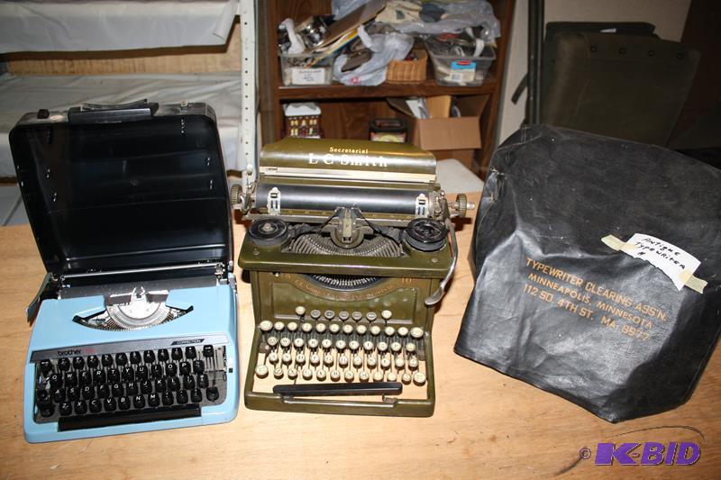 lot 250 image: Antique Typewriters