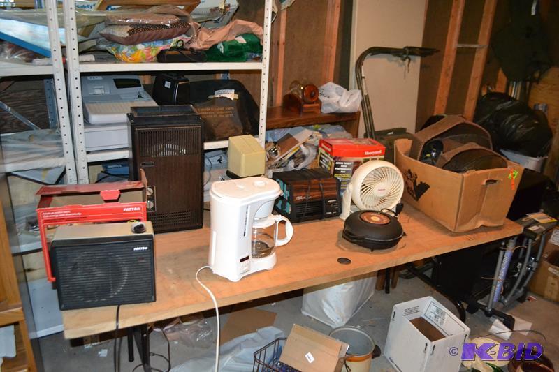 lot 298 image: Patton fan plus heater, Proctor Silex coffee ...