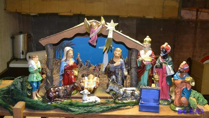 lot 321 image: Hand Painted Nativity