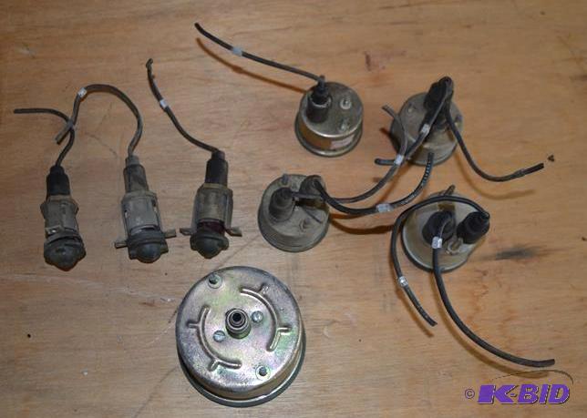 lot 34 image: Gauges for 1971 M151A2 Army Jeep&nbspMUTT (M...