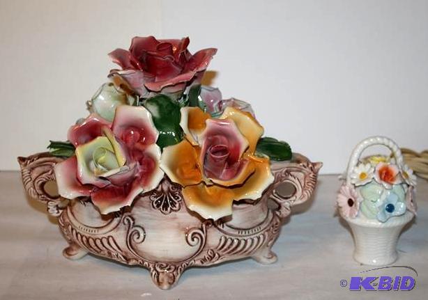 lot 352 image: Capodimonte Floral Centerpiece