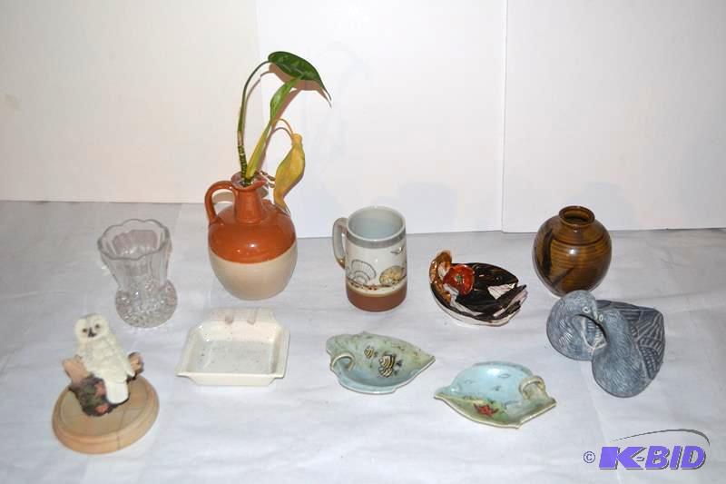 lot 376 image: Vintage Glassware