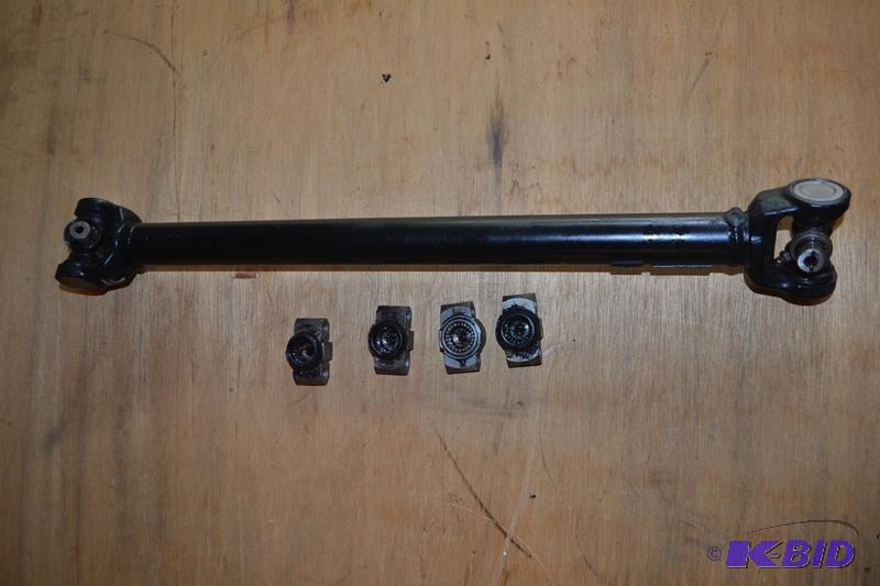 lot 38 image: Drive Shaft for 1971 Army Jeep1971 M151A2 Arm...