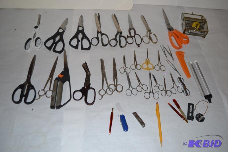 lot 408 image: Scissors of various styles...