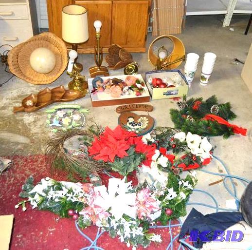 lot 446 image: Christmas Flowers, Ornaments