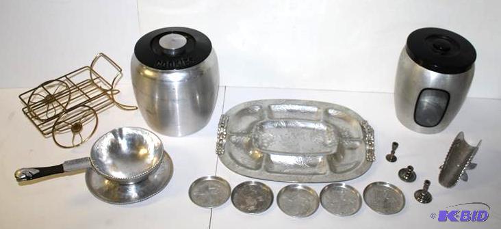 lot 97 image: Vintage kitchen ware.  Vintage Trade Contin...