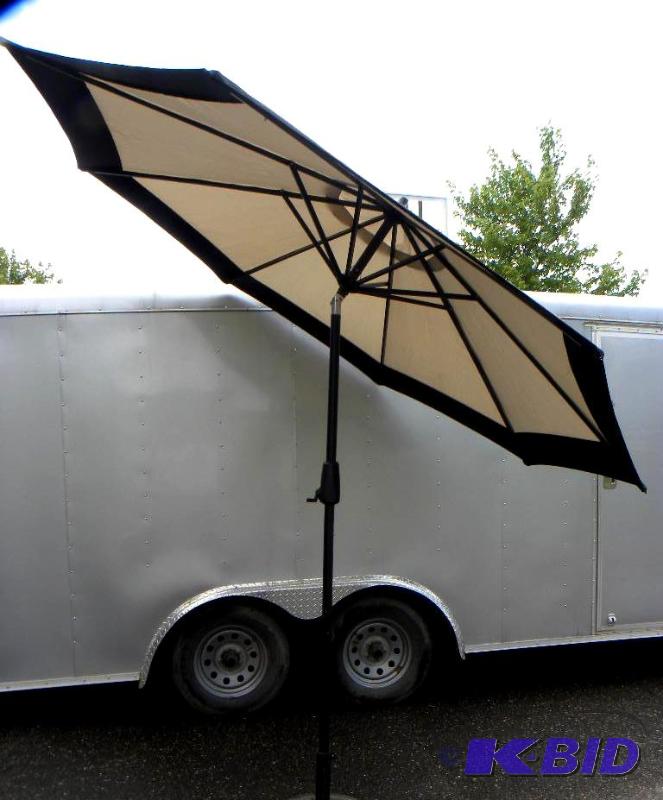 lot 16 image: 9 Deluxe Market Umbrella, khakiblack, 8 ste...