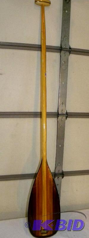 lot 62 image: Sawyer T-Handle Canoe Paddle Beaver Tail, 55 ...