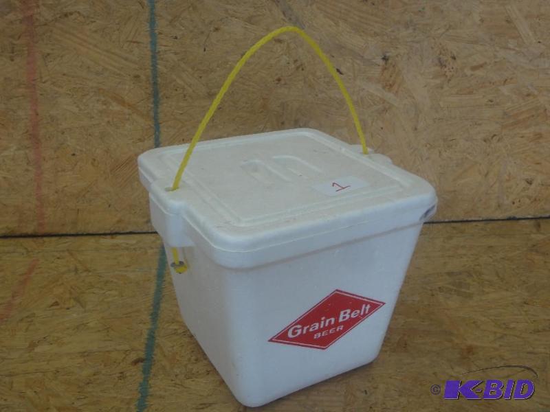lot 1 image: Grain Belt Foam Lunch Cooler...